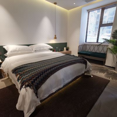 云卷标准大床房