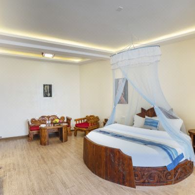 暗香疏影蜜月圆床房