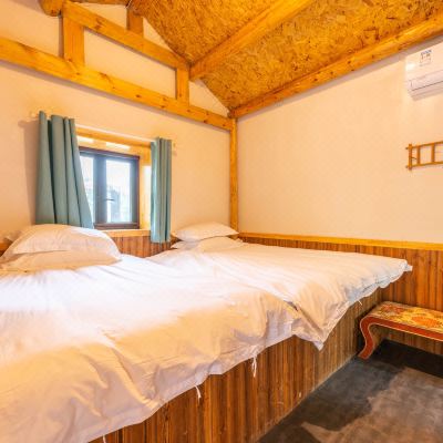 金顶简素小通铺