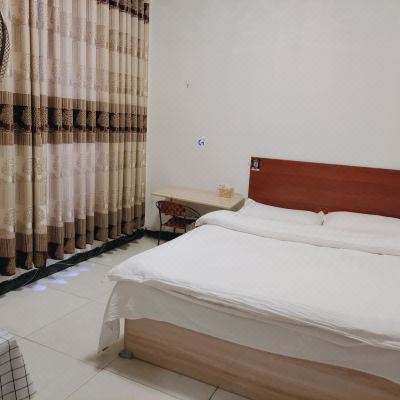 普通大床房（公共卫浴）