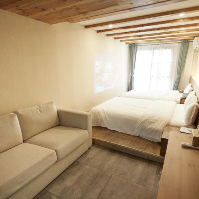 细雨影视双床家庭房