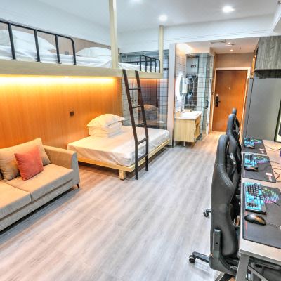 电竞三人间[i510600＋RTX2070S＋2k144Hz]