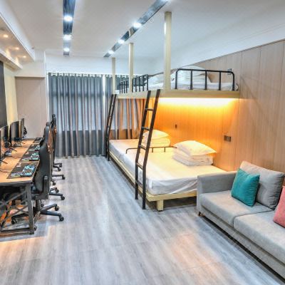 电竞四人麻将房[i510600＋RTX2070＋2k144Hz]