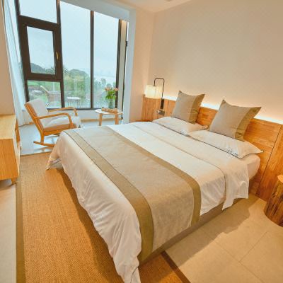 270°露台湖景房