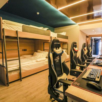 ZOWIE卓威四人房[钻石特权·steam加速器·卓威240hz职业赛事专用屏]