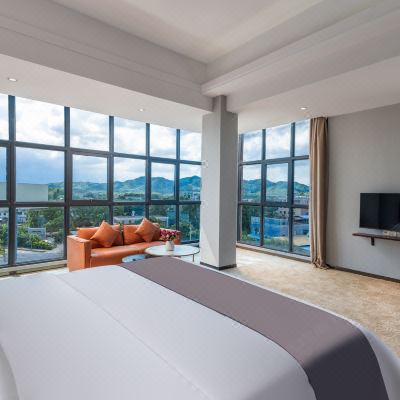 高级山景大床房