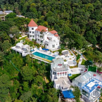 浪漫公主城堡●轰趴团建 | 九房主楼包场+泳池派对