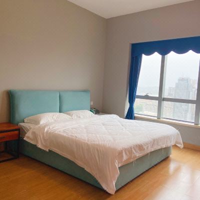 豪华现代大床房