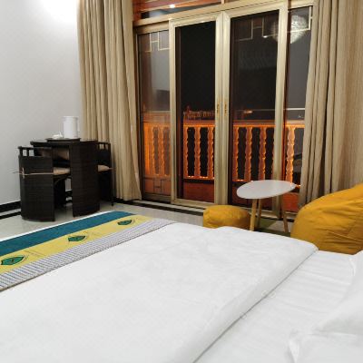 观景豪华大床房（观大坝全景）