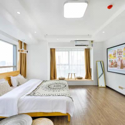 网红巨幕影音大床房(极米投影仪)