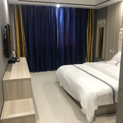 豪华大床房