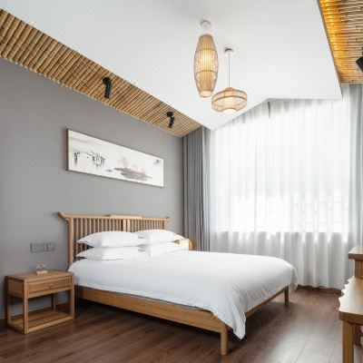 婺里棫樸大床房