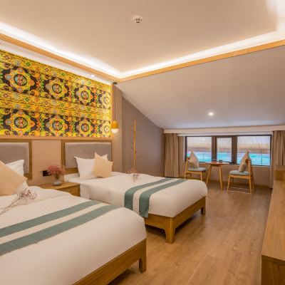 初云-斜顶双床房