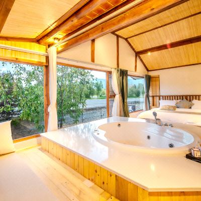 观雪山豪华大床套房