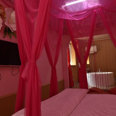 粉红回忆圆床房