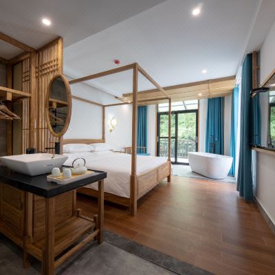 阳台山景大床房