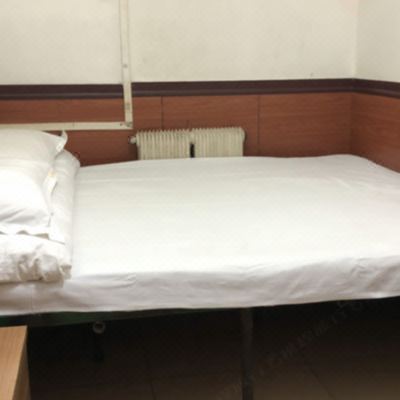 普通大床房(公共卫浴)