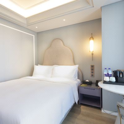 高级公寓+洗衣机冰箱微波炉