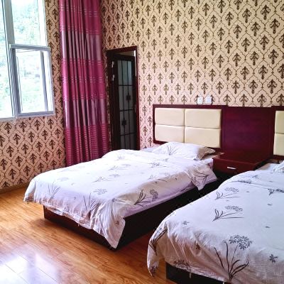 豪华山景双床房