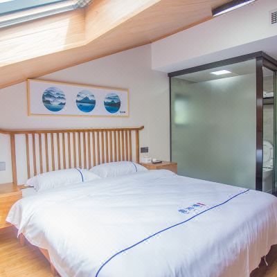 301房·云梦大床房（斜顶阁楼）