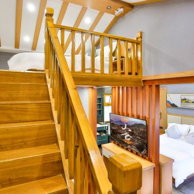 静月观山复式家庭房