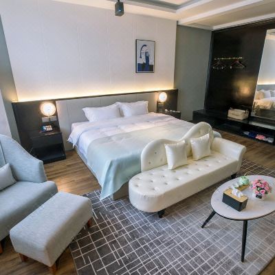 巨幕投影套房（酒店提供自助洗衣机+微波炉+电冰箱+电动马桶）