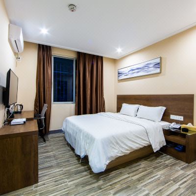 豪华大床房(免费停车)