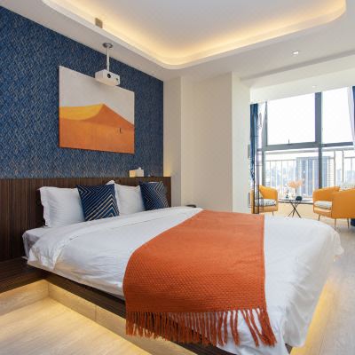 望月巨幕投影落地城芯观景房