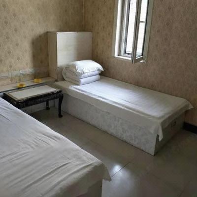 普通标准间(公共卫生间)(无法洗浴)