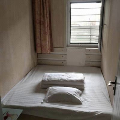 普通大床房(公共卫生间)(无法洗浴)