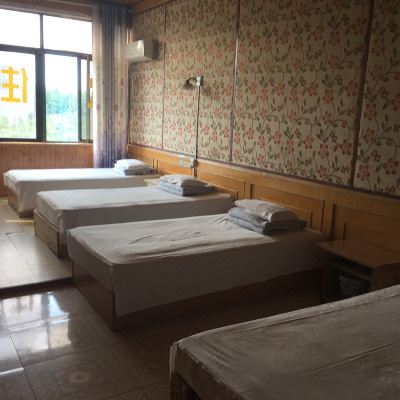 四人房（公共卫浴）