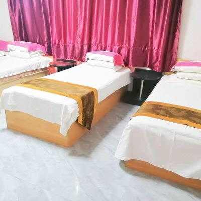 舒适四人间(公共卫生间)(无法洗浴)