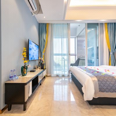 雅致阳台大床房-洗衣机+冰箱