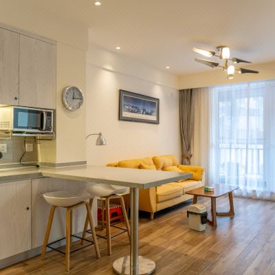 温馨两室一厅家庭房