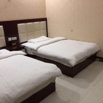 普通双床房（公共卫浴）