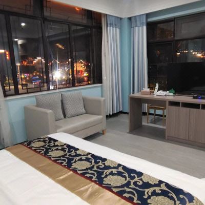 豪华商务大床房