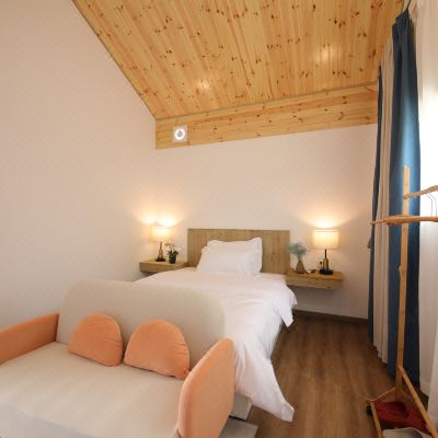 绀香·山景简约大床房