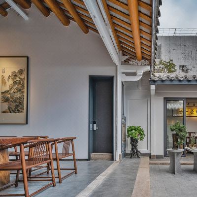 唫虹斋·四室六床