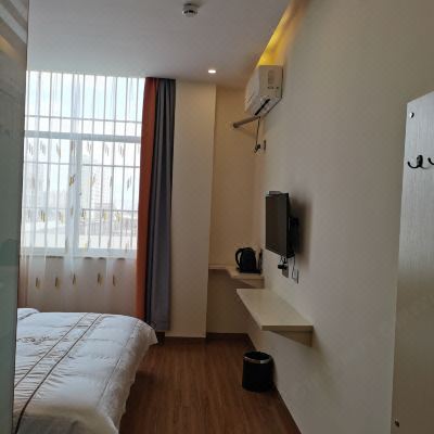 精选大床房（空调）