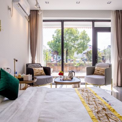 掬水河景大床房