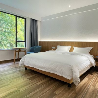 山景高级大床房