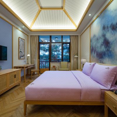 山景浪漫情侣大床房