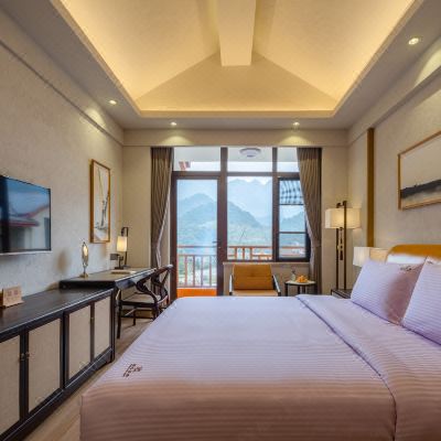山水浪漫大床房