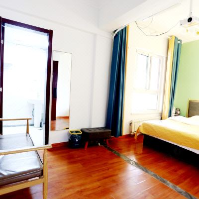 激光巨幕大床房