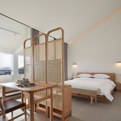 自在居豪华景观阳台大床房