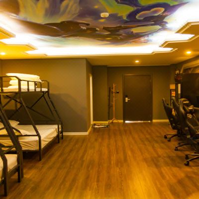 电竞棋牌五人间[英雄联盟特权]