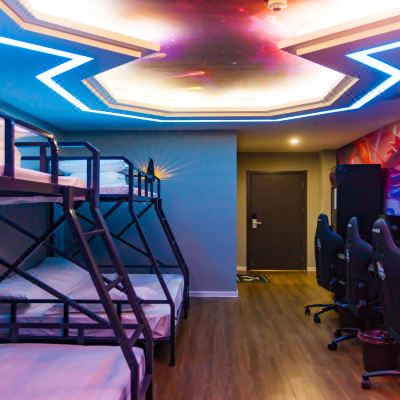 电竞三人间[英雄联盟特权]