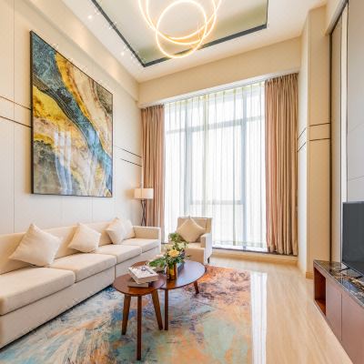 谧静湖景复式大床房