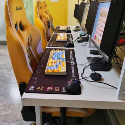 皮卡丘黄三人房