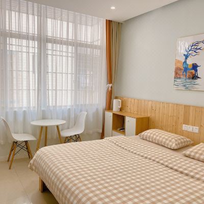 精品大床房（酒店提供自助洗衣房）